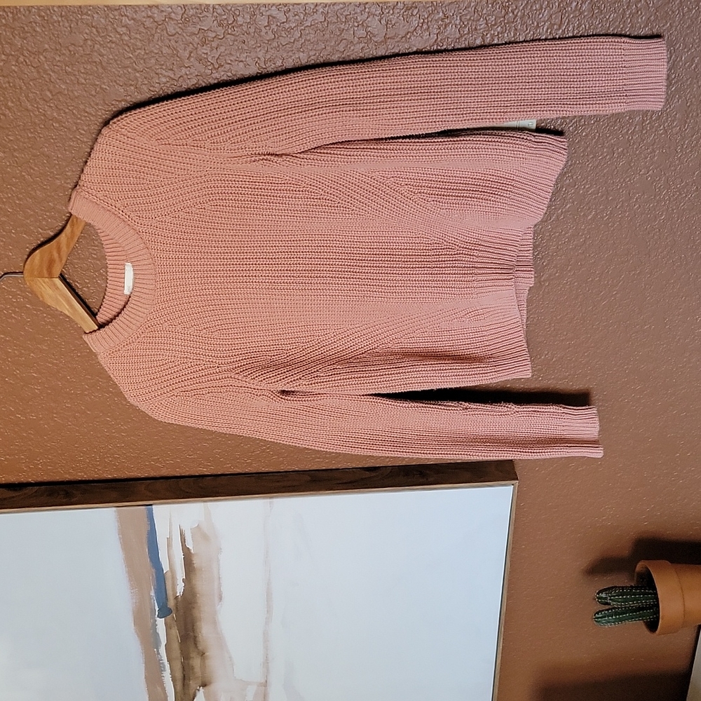 H&M basic waist length sweater size M